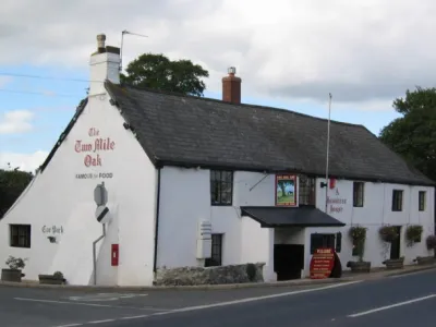 Two Mile Oak Inn