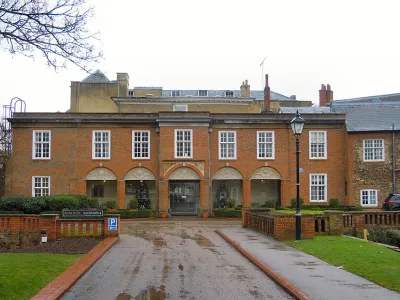 Hitchin Priory
