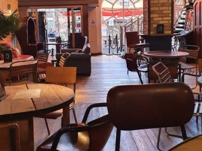 Main bar