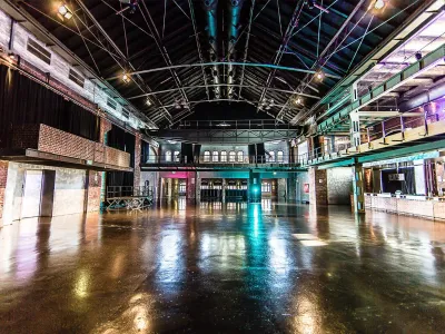Haupthalle & Empore